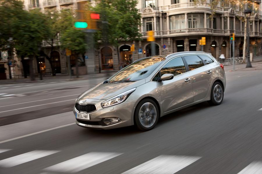  Kia cee&rsquo;d Station Wagon 2012 года  (фото 63 из 89)
